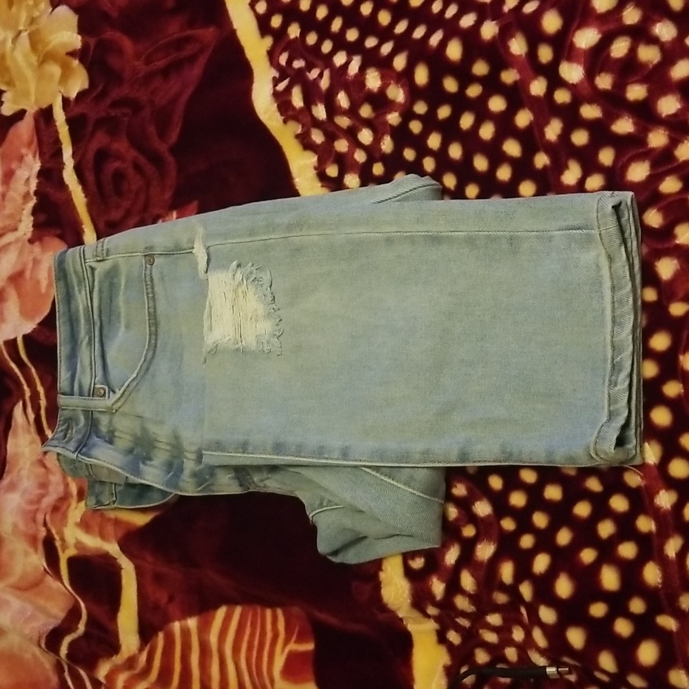 Womens size 11 straight leg ripped jeans